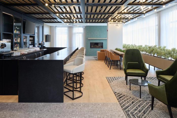 hyatt place montreal airport