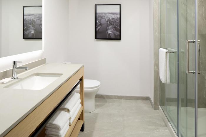 hyatt place montreal airport