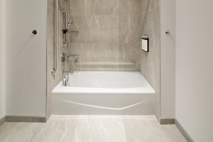 hyatt place montreal airport