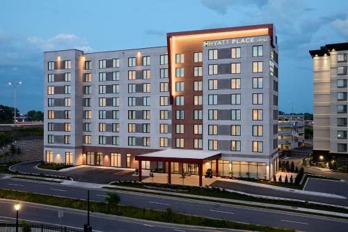 hyatt place montreal airport