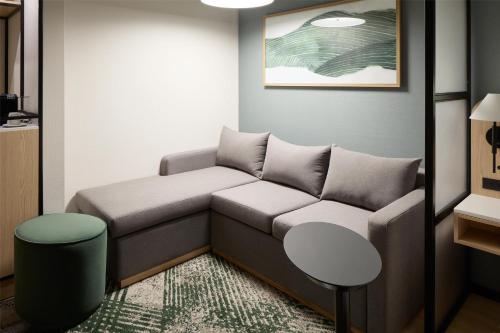hyatt place montreal airport