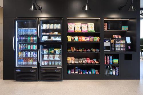 hyatt place montreal airport