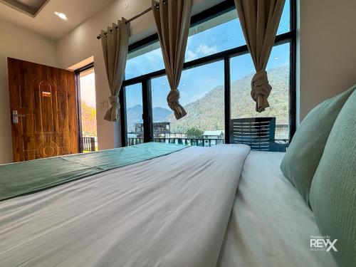 euphoric tiger resort