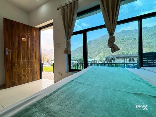 euphoric tiger resort