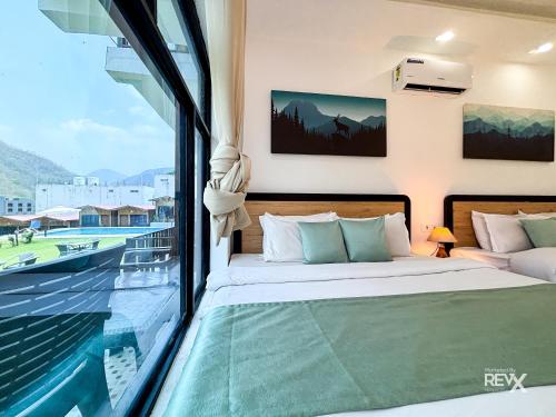 euphoric tiger resort