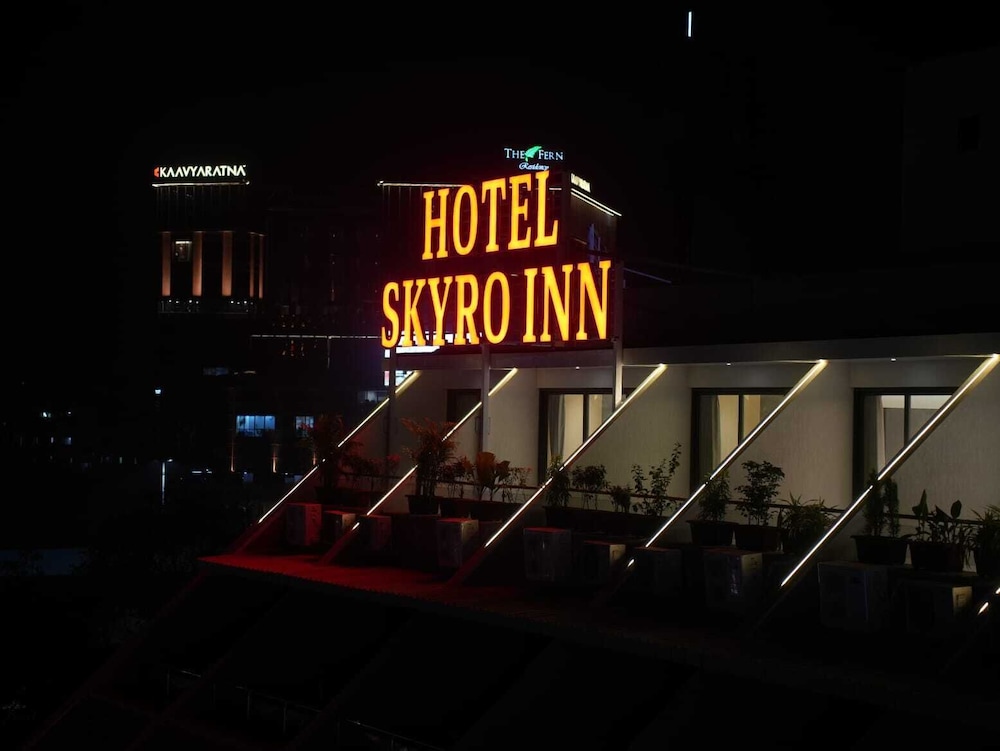 hotel skyro inn