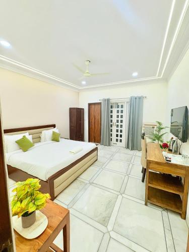 Gulmohar Residency, Hauz Khas New Delhi, Couple Friendly,,3 star