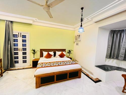 gulmohar residency hauz khas new delhi couple friendly