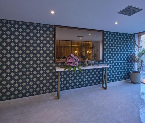 grand continent t nagar