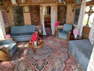 houseboat shamshad