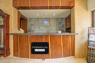 clubhouse hotel raajpath