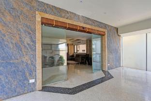 clubhouse hotel raajpath