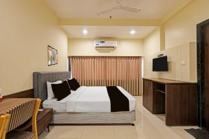 clubhouse hotel raajpath