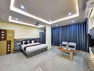 shree sai inn near kr puram bus stop