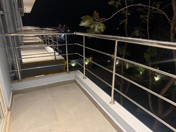 la millionaire luxury resort