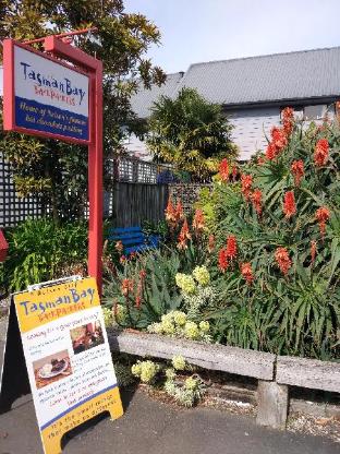 tasman bay backpackers