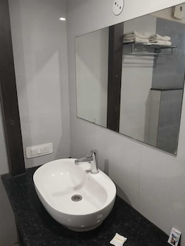 sarovar hill hotel and resort