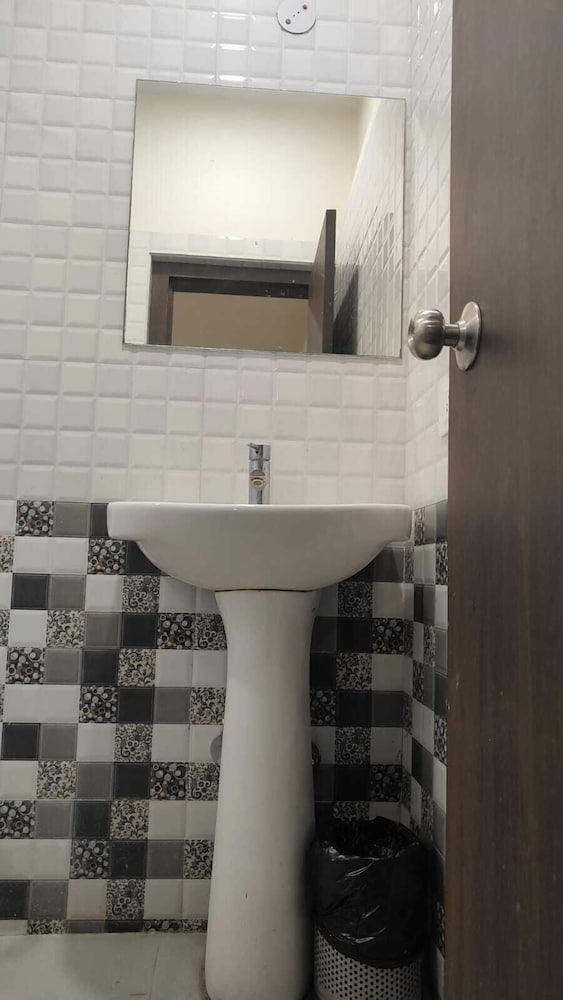 sarovar hill hotel and resort