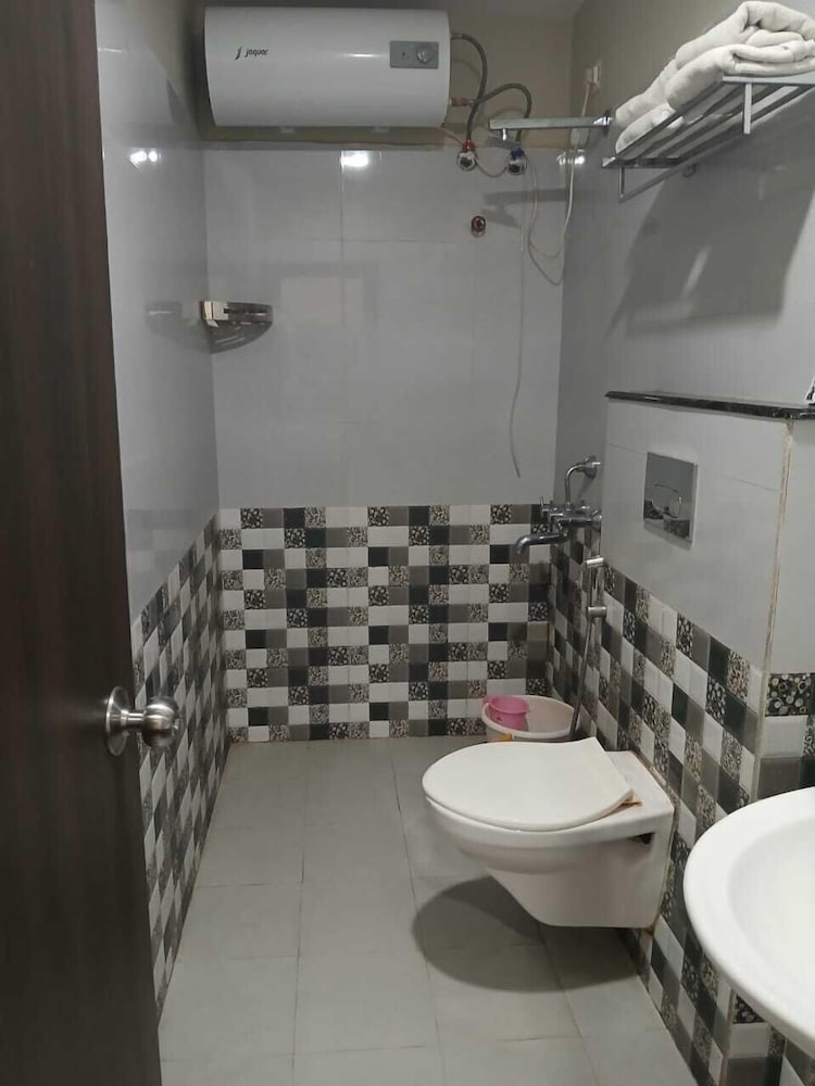 sarovar hill hotel and resort