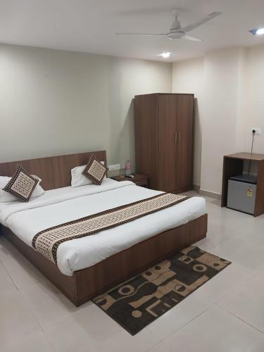 Sarovar Hill Hotel And Resort,,3 star