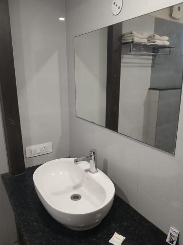 sarovar hill hotel and resort