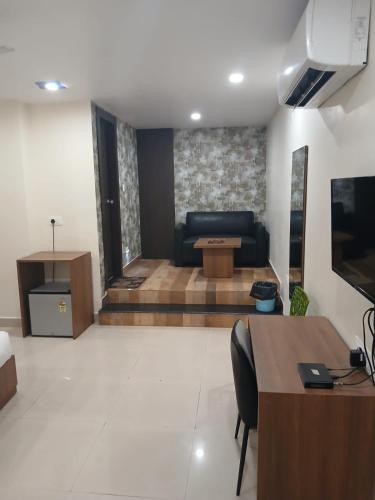 sarovar hill hotel and resort