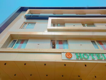 sitaynam hotel and resort infront ram temp