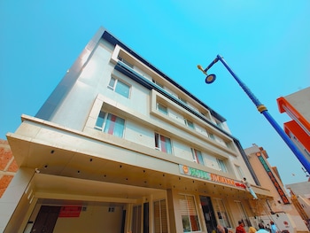 sitaynam hotel and resort infront ram temp