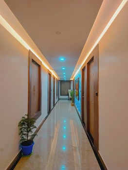 sitaynam hotel and resort infront ram temp