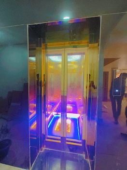 sitaynam hotel and resort infront ram temp