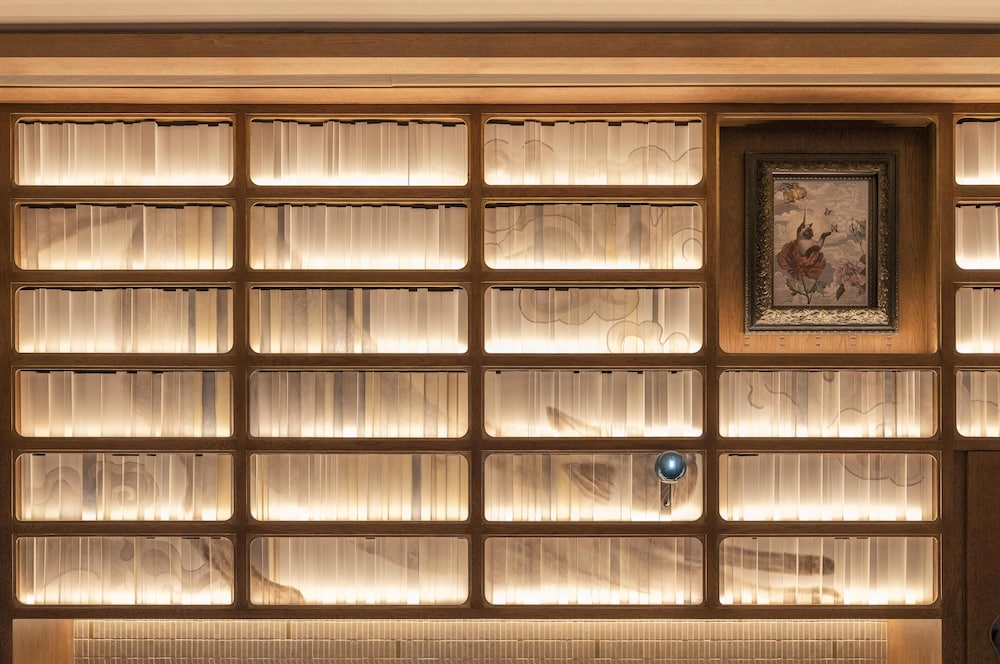 kromo bangkok curio collection by hilton