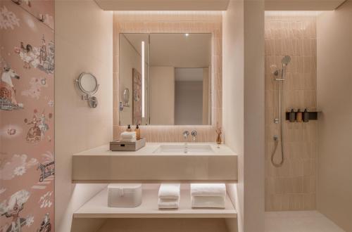 kromo bangkok curio collection by hilton