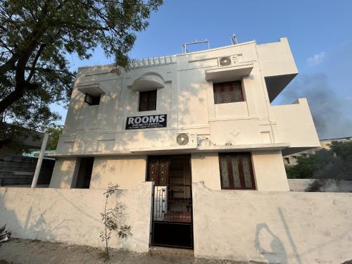 The Kaya Airport Nest,,3 star