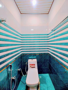 shri raghav kunj 200 mtr from ram temple