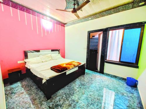 shri raghav kunj 200 mtr from ram temple