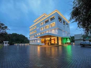 park residency ayarkunnam