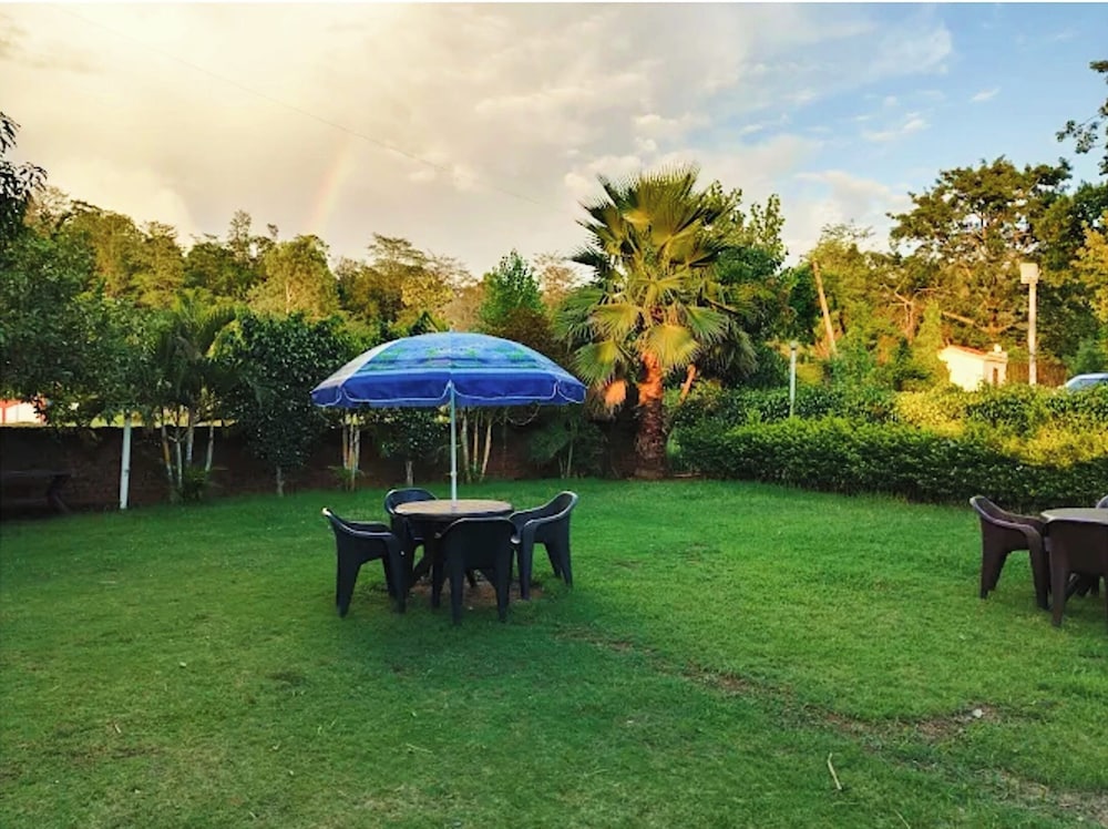 hotel jungle castle resort corbett