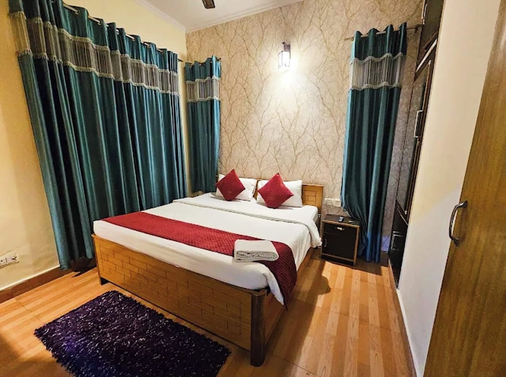 hotel jungle castle resort corbett