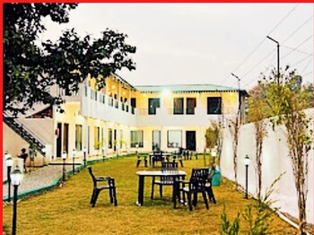 hotel jungle castle resort corbett
