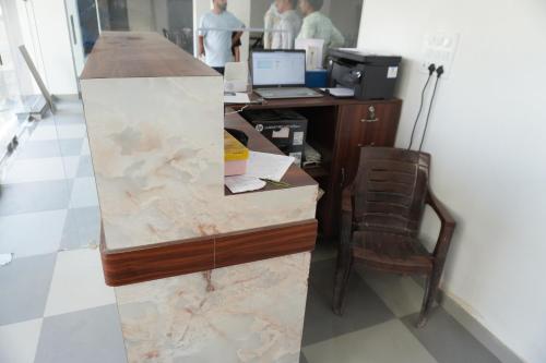 hotel raj hans 500 meter khatu shyam ji temple