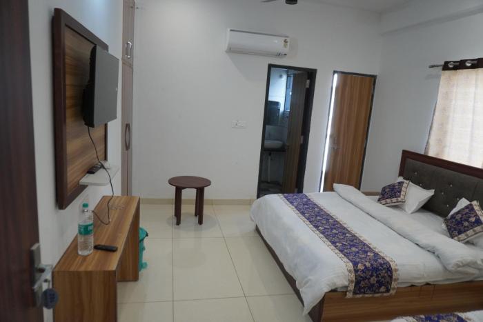 hotel raj hans 500 meter khatu shyam ji temple