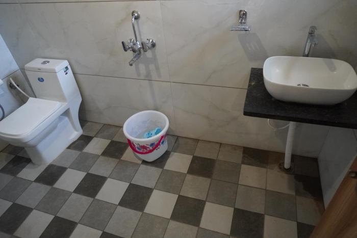 hotel raj hans 500 meter khatu shyam ji temple