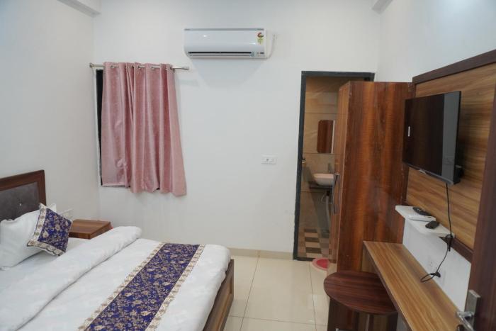 hotel raj hans 500 meter khatu shyam ji temple