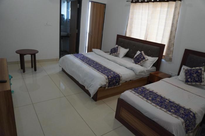 hotel raj hans 500 meter khatu shyam ji temple