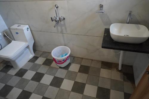 hotel raj hans 500 meter khatu shyam ji temple