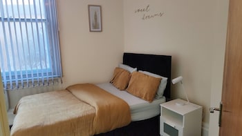 Glamsflat Troccadero,,2 star