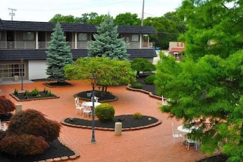 Avalon Inn,,2 star