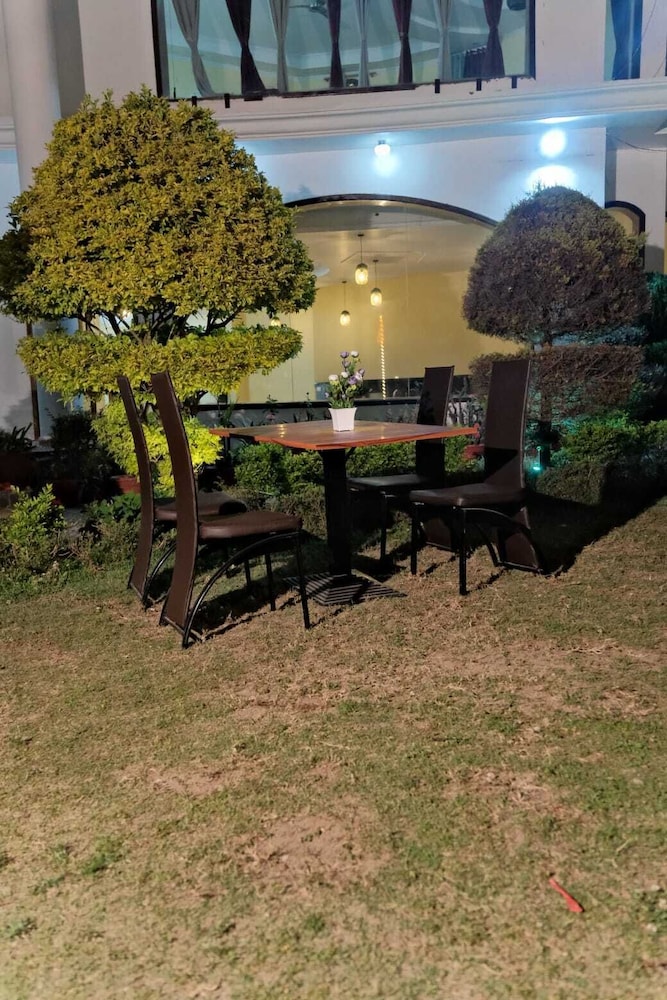 the luv hill hotel and cafe