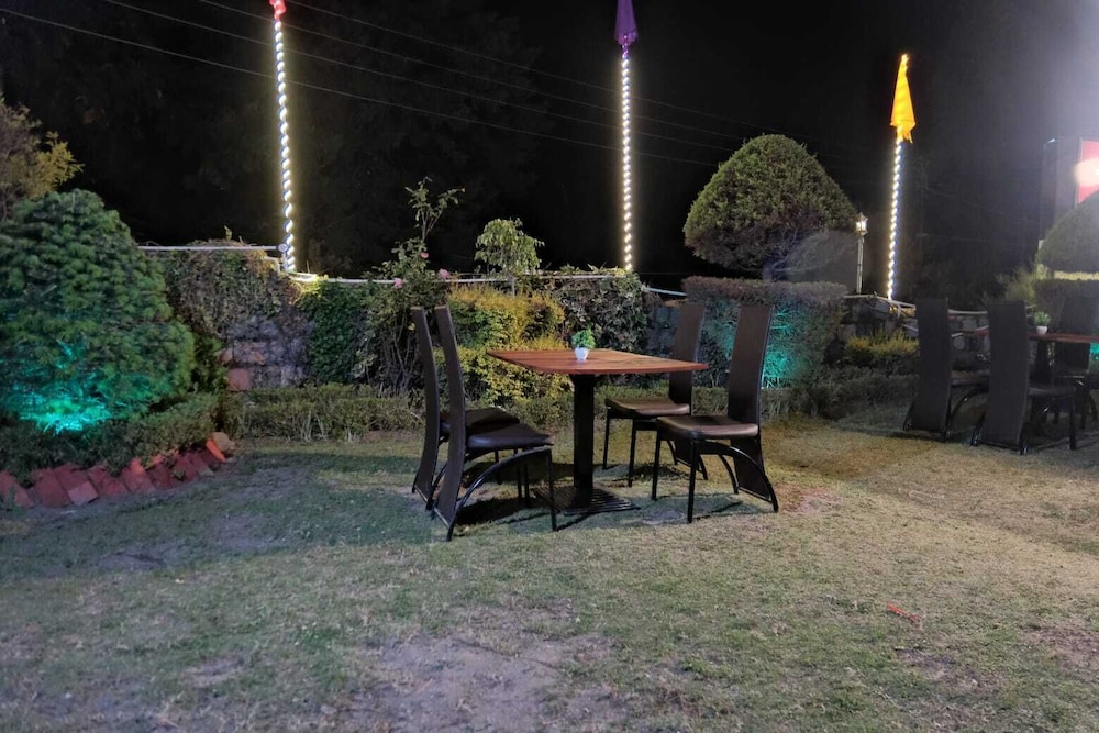 the luv hill hotel and cafe