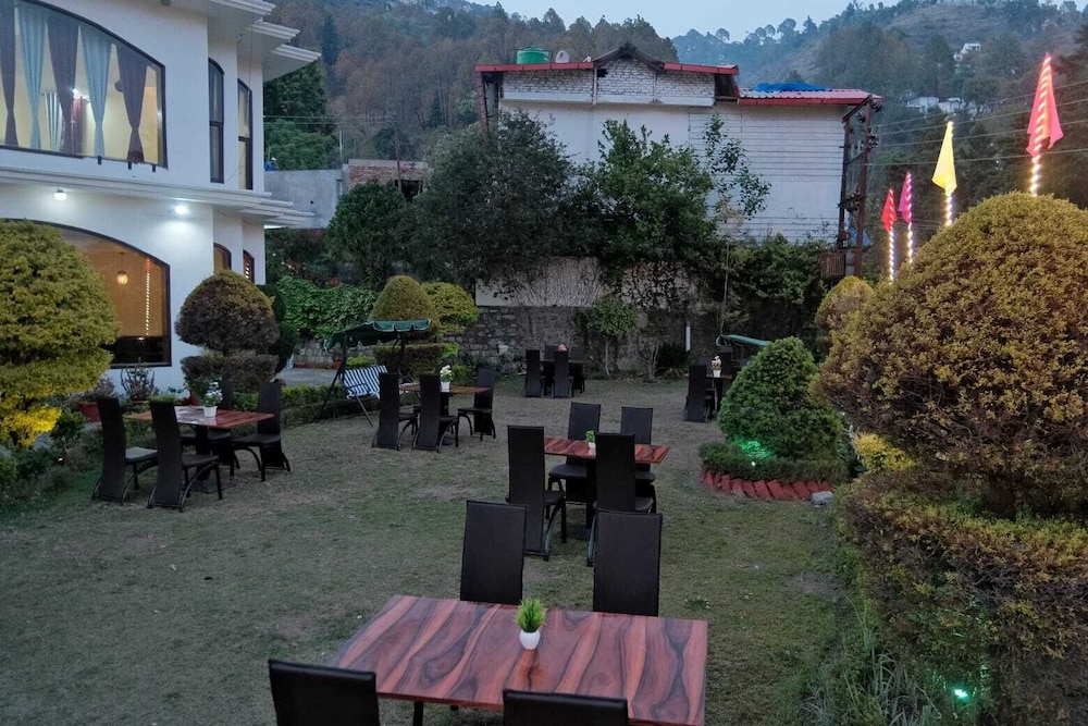 the luv hill hotel and cafe